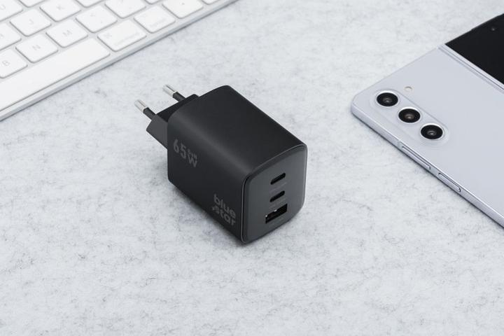 Image du produit Cable Blue Star BLUE STAR travel charger GaN 4A 65W 2 x Type C + USB A PD QC4.0 VT-43 black (65 W, 3 ports)