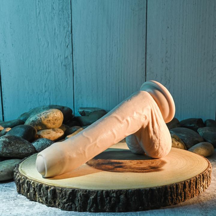 Produktbild Evolved Peek-a-Boo Uncircumcised Vibrating Dildo by - Flesh