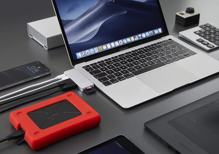 Actual product image LMP Basic Hub 6 Port Silver (USB-C, 6 ports)