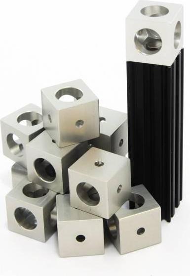 Image du produit MakerBeam Corner Cubes XL 15x15x15mm (12 pièces) (Projets Makerbeam)