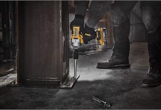 Image du produit DeWalt Visseuse à choc sans fil, 18 Volts / 5 Ah (Fonctionnement sur batterie)