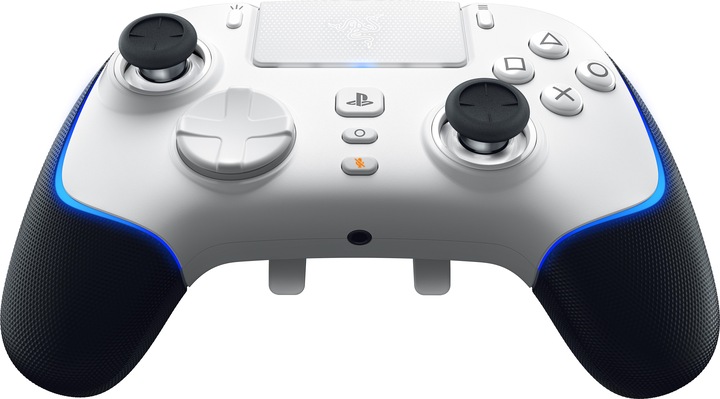 Actual product image Razer Wolverine V2 Pro (PC, PS5)