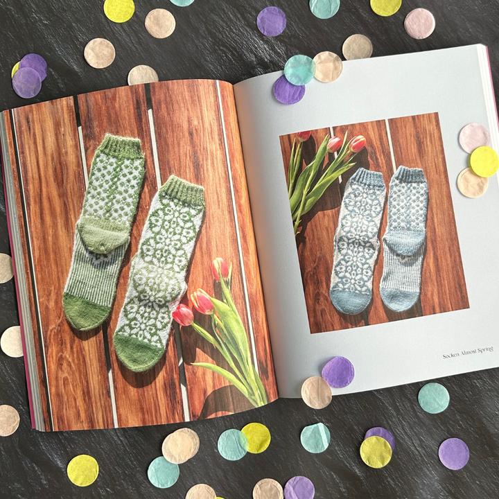 Actual product image Bunte Socken und witzige Handschuhe stricken (German, Andrea Hoedt-Konken, 2024)