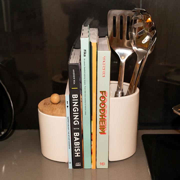 Actual product image Kikkerland Cookbook Ends (15 x 15.50 x 15 cm)