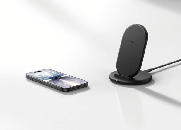 Actual product image Belkin BoostCharge 15W Ladestand kabellos, ohne Netzt. WIB006hqBK (9 W)