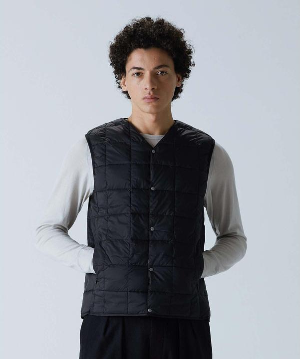 Actual product image Taion V-Neck Button Down (XL)
