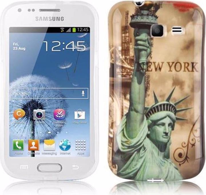 NEW YORK - STATUE OF LIBERTY
