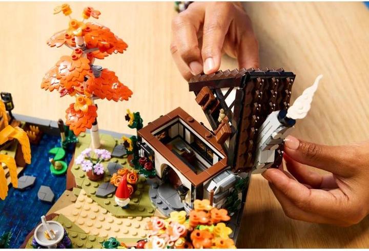 Produktbild LEGO Herbstlicher Landhausgarten (LEGO Icons)