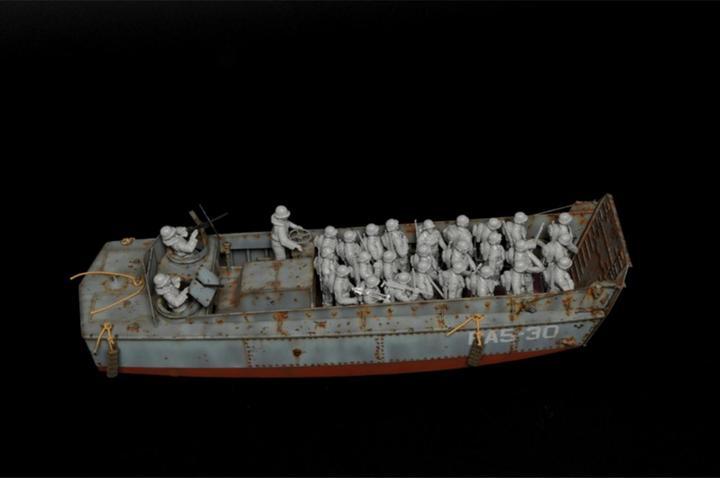 Actual product image Italeri LCVP with US Infantry
