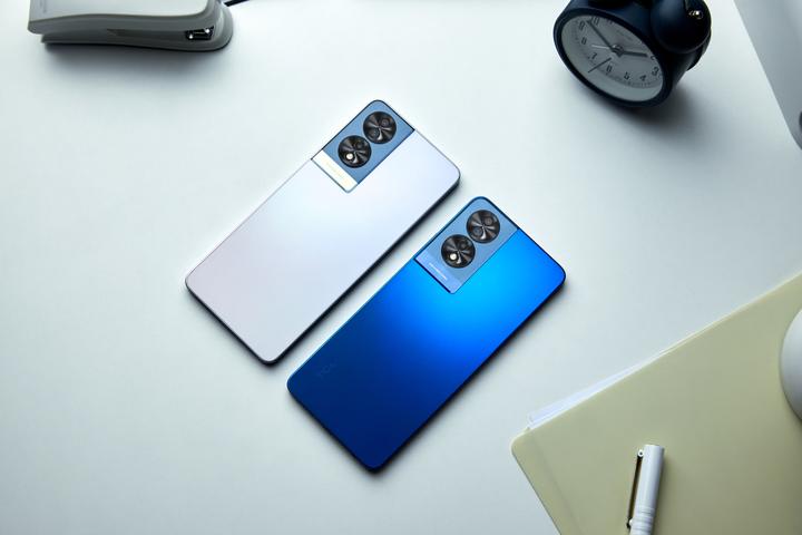 Produktbild TCL 40 NxtPaper (256 GB, Midnight Blue, 6.78", Dual SIM, 50 Mpx, 4G)