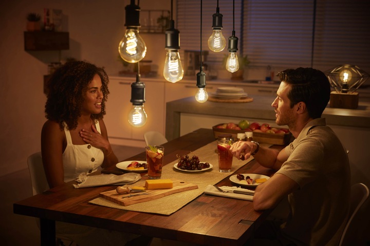 Actual product image Philips Hue White BT (E27, 7 W, 550 lm, 1 x, G)