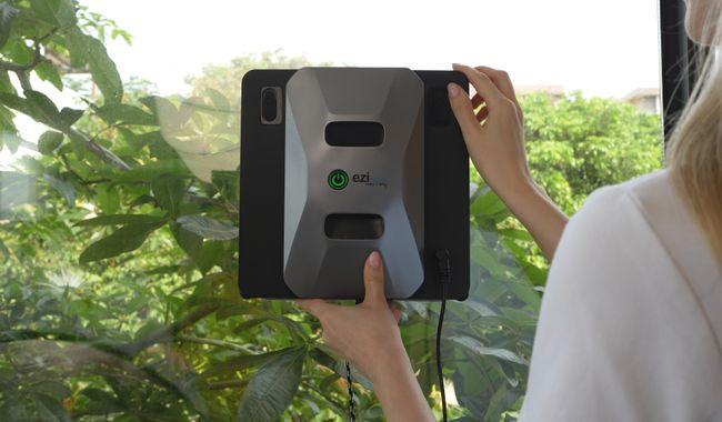 Actual product image Eziclean Windobot S6 Ultra