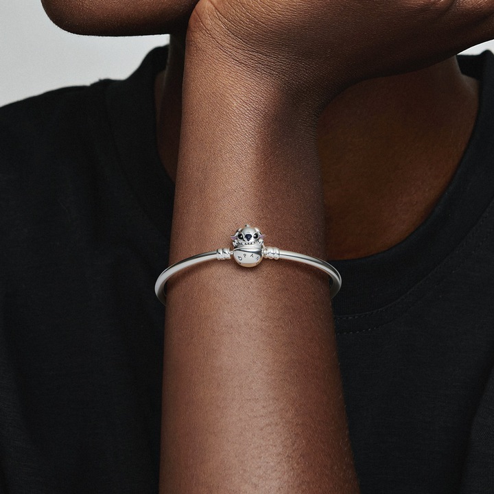 Immagine prodotto Pandora Momenti Disney Stitch Mordente Chiusura Bangle (21 cm, Argento 925, Smalto)