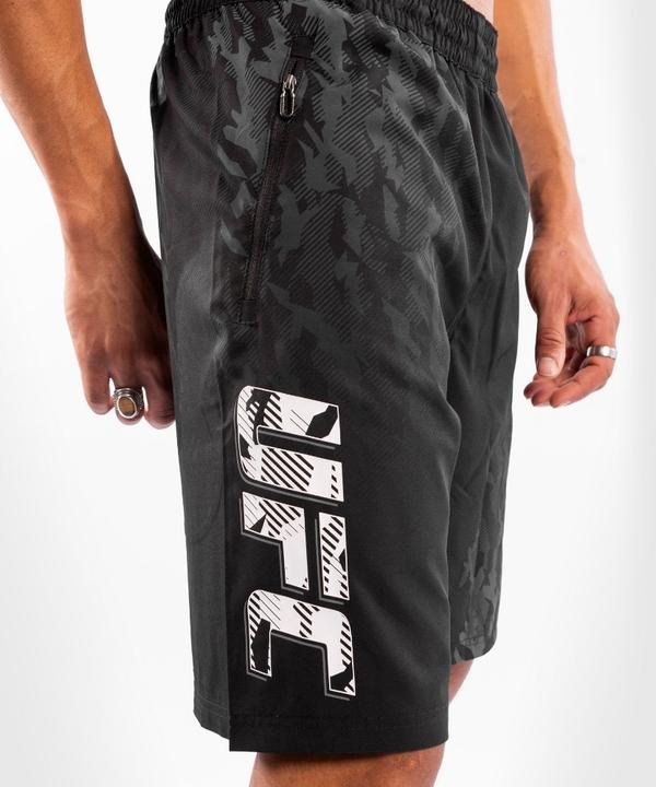 Produktbild Venum UFC Authentic Fight Week Herren Performance Shorts (XL)