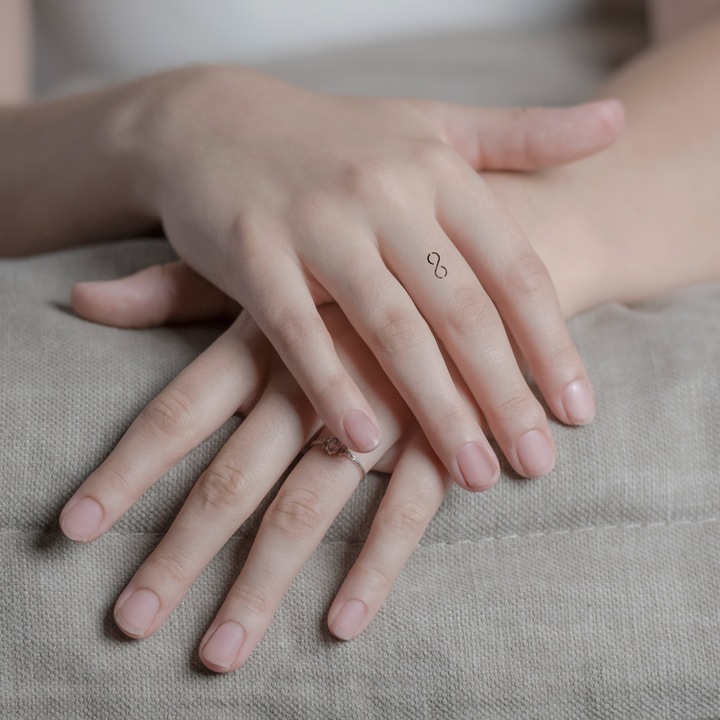 Produktbild minink Temporäres Tattoo – Unendlichkeit offen