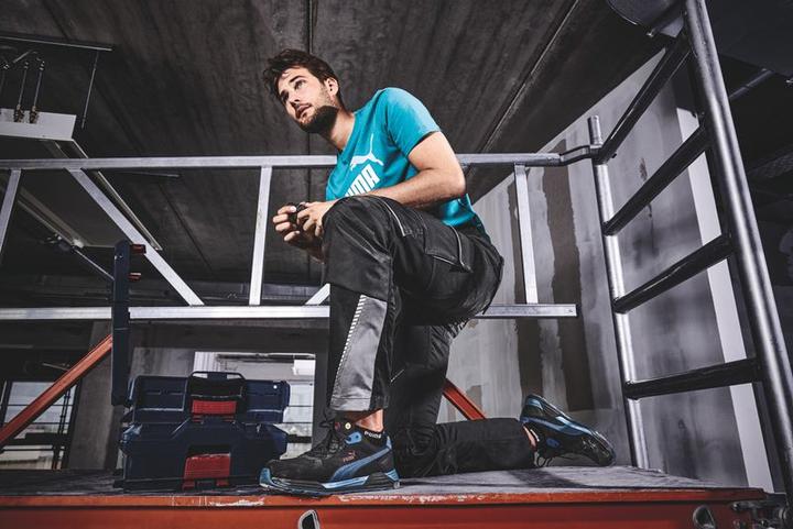 Actual product image Puma Frontside Black/Blue low safety shoe S1P (S1P, 44)