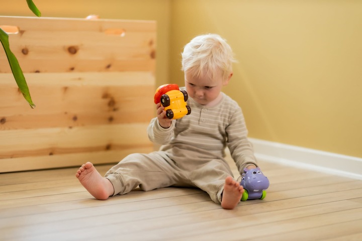 Produktbild Scandinavian Baby Products Babyspielzeugauto - Konfetti-Löwe