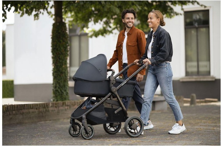 Actual product image Maxi-Cosi Zelia 3 Luxe Twillic Truffle Fr (Black glossy frame & Black Leather)