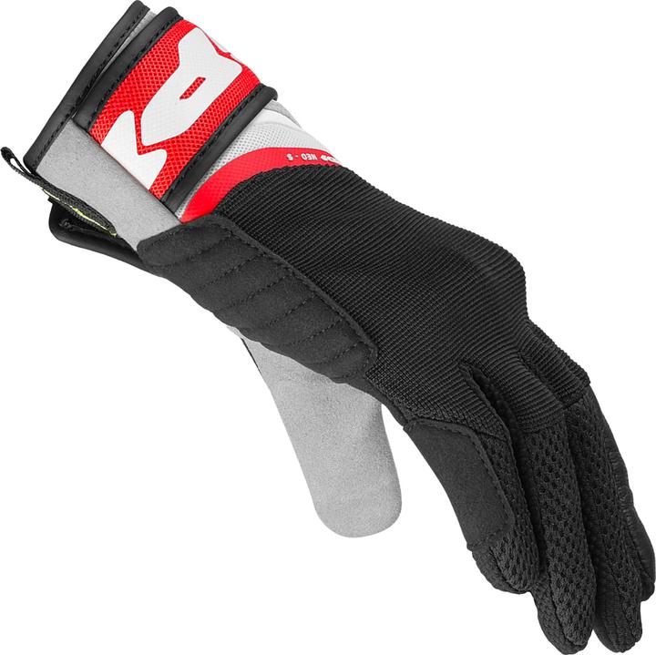 Rot, Schwarz, Schwarz-Rot