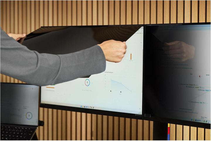 Actual product image Kensington MagPro (23", 16:9)