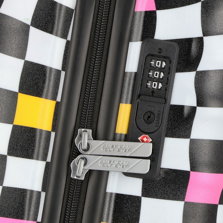 Actual product image American Tourister WAVEBREAKER DISNEY Spinner (36 l, Hand luggage (up to 50 litres))