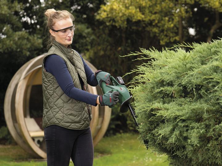 Produktbild Bosch Home & Garden EasyHedgeCut 18V-52-13 (Akkubetrieb)