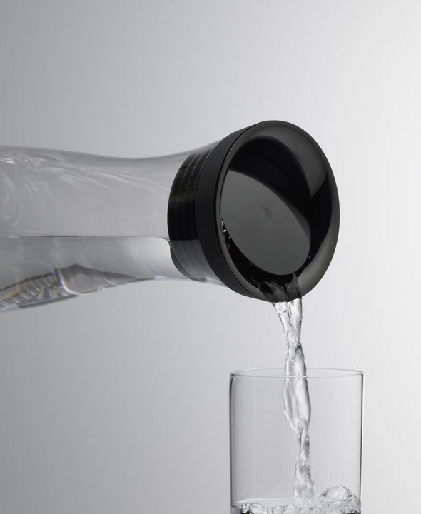 Productafbeelding WMF Waterkaraf 1l Glazen karaf Basic Kanteldeksel CloseUp Sluiting (1 l)
