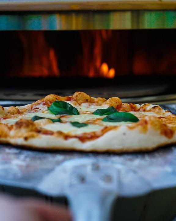 Actual product image BBQ-Toro Pizza insert and rotating spit