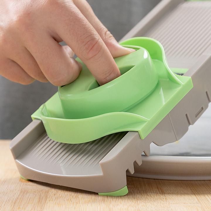 Image du produit InnovaGoods Râpe Mandoline Pliable 6 en 1 Choppie