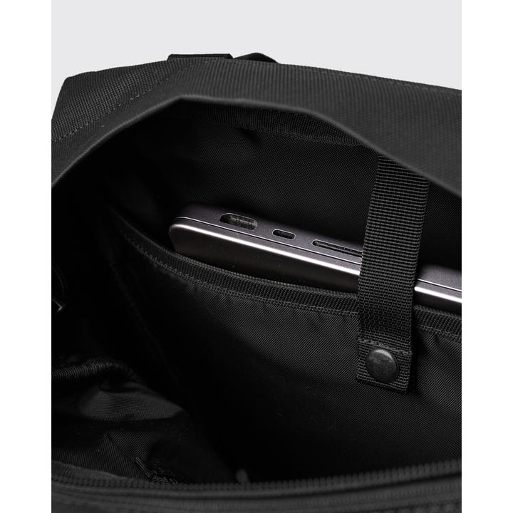 Actual product image Sandqvist Go 2-Way Tote Bag 17 (17 l)
