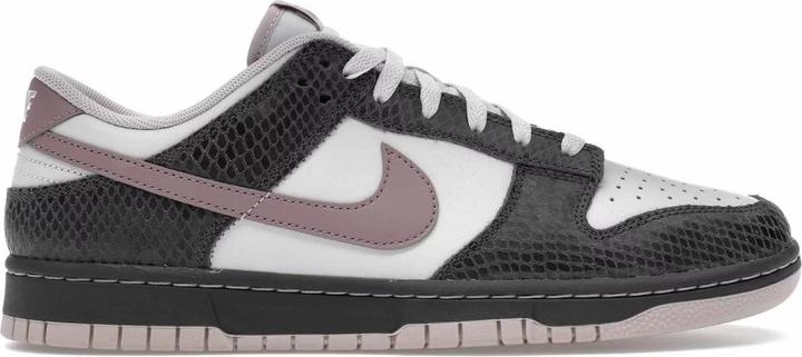 Image du produit Nike Dunk Low SE Medium Ash Violet Snakeskin (42)