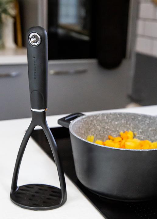 Produktbild Master Class Soft-Grip Nylon Masher, Carded