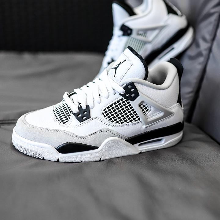 Image du produit Nike Air Jordan 4 (39)