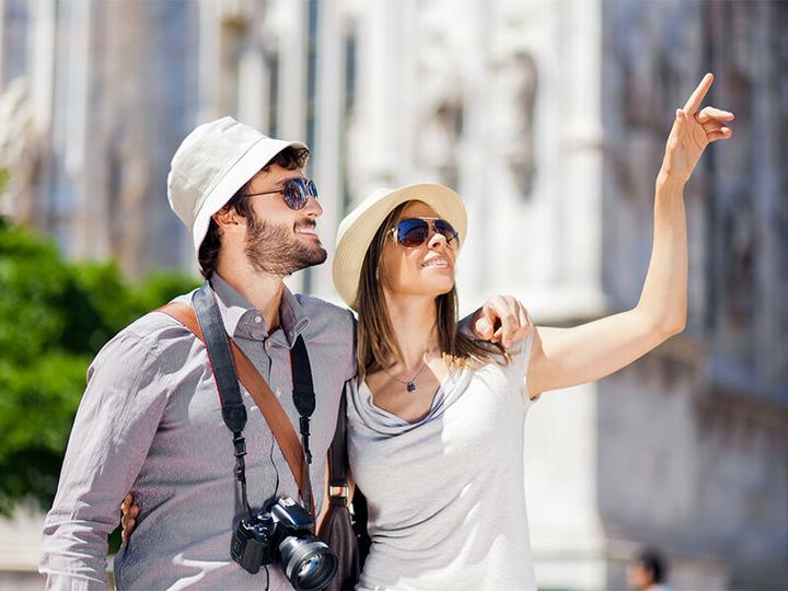 Immagine prodotto Smartbox Viaggio a sorpresa con 2 notti in Europa e volo incluso (2 Persone)