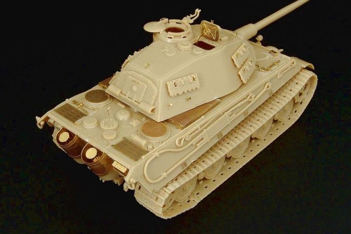 Produktbild Hauler Tiger II Ausf B Königstiger“ (Revell kit)