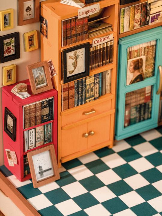 Actual product image Rolife Sam's Study - Miniature house