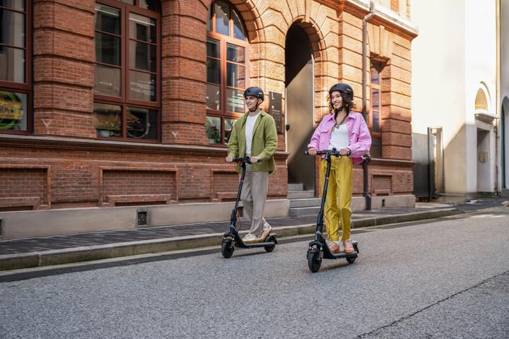 Produktbild Segway-Ninebot E2 plus II (25 km/h, 25 km, 500 W)