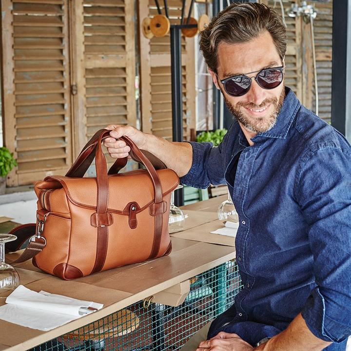 Actual product image Barber Shop Bob Cut (Camera shoulder bag)