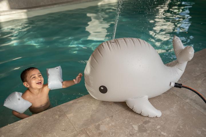 Actual product image Filibabba Sprinkler toy – Christian the whale