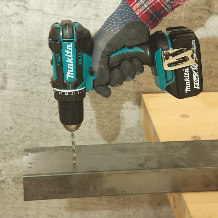Productafbeelding Makita DDF482RTJ 18V met twee accu's (Oplaadbare batterij)