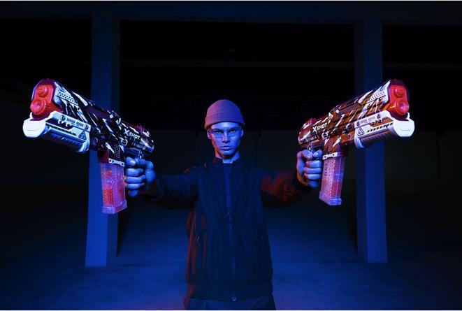 Actual product image Zuru X-SHOT Hyper Gel Clutch Blaster with gel balls - EN71