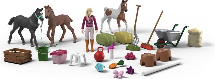 Actual product image Schleich Horse Club - Christmas miracle foal rearing