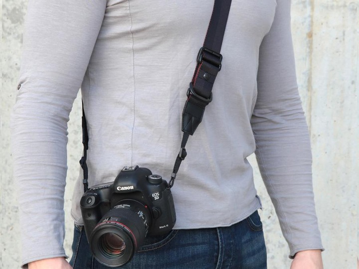 Actual product image Artisan & Artist ACAM E38 Easy Slyder Strap (37mm x 1300mm) Black (Shoulder strap)