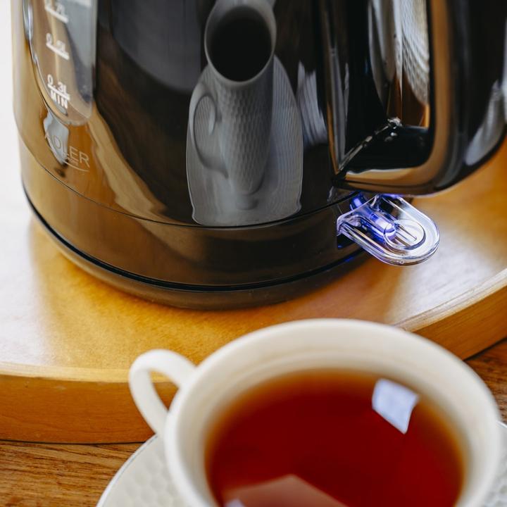 Produktbild Adler Elektrischer Wasserkocher AD 1380B schwarz (1 l)