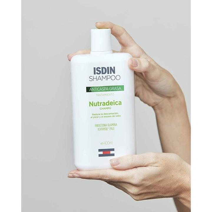 Produktbild Isdin Nutradeica Fett Schuppen Shampoo 400ml (Flüssiges Shampoo, 400 ml)