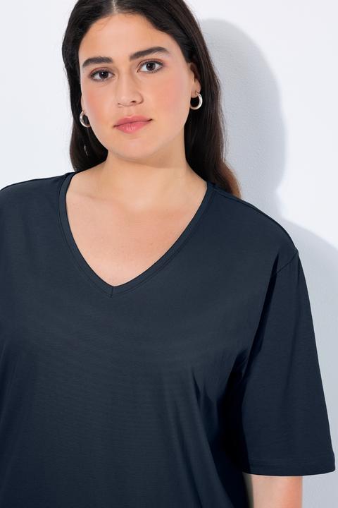 Immagine prodotto Ulla Popken T-shirt dalle linee morbide con scollo a V e mezze maniche (42, 44)
