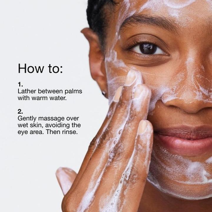 Actual product image Clinique Take The Day Off Facial Cleansing Mousse with Hyaluronic Acid (Cleansing mousse, 125 ml)