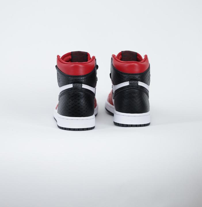 Image du produit Nike Chaussures Air Jordan 1 High OG (37.5)