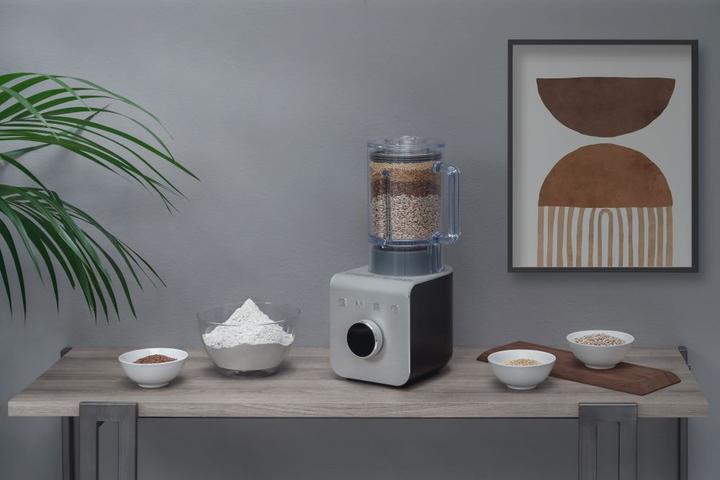 Actual product image Smeg BLC01BLMEU Professional (1400 W)