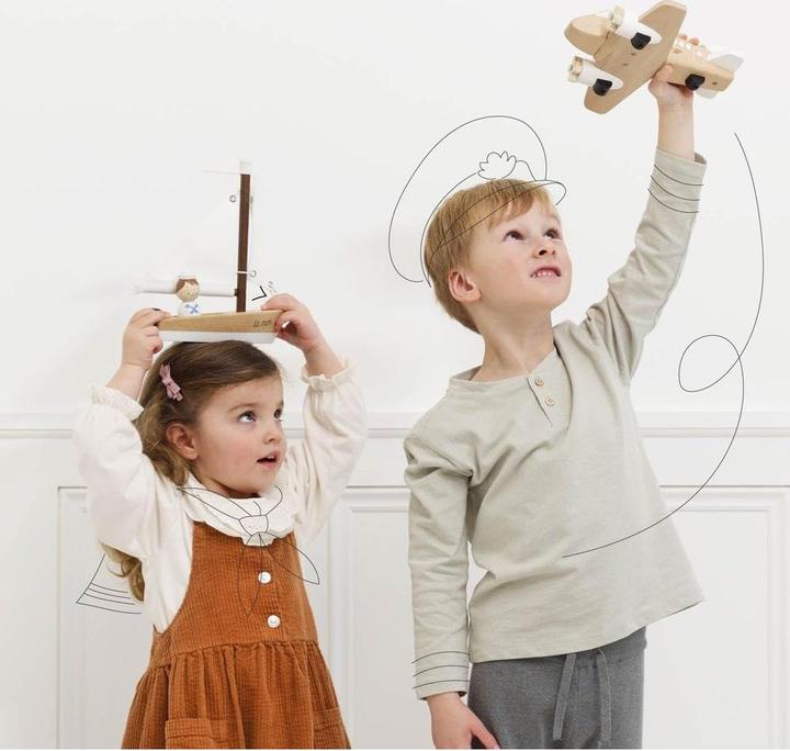 Actual product image Le Toy Van Sailboat & Captain